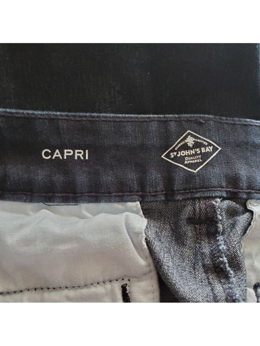 st. John's Bay Dark Wash Mid Rise Straight Leg Capri Pants Denim Jeans Size 12 - Picture 6 of 9
